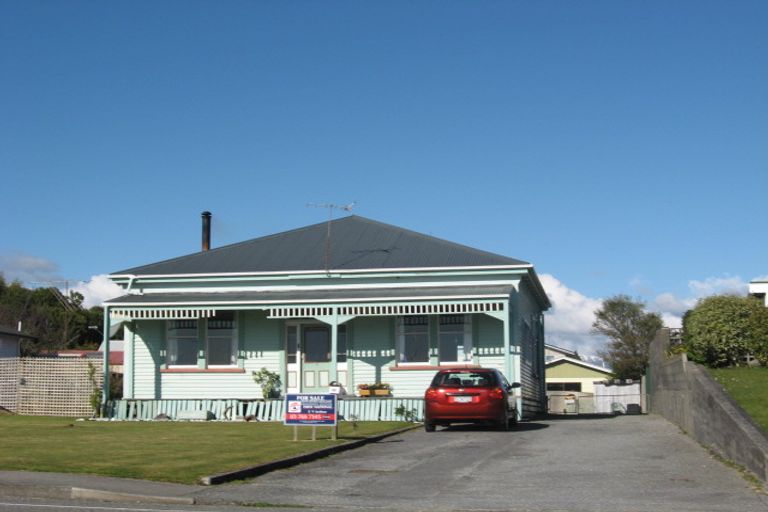 Photo of property in 196 Fitzherbert Street, Hokitika, 7810