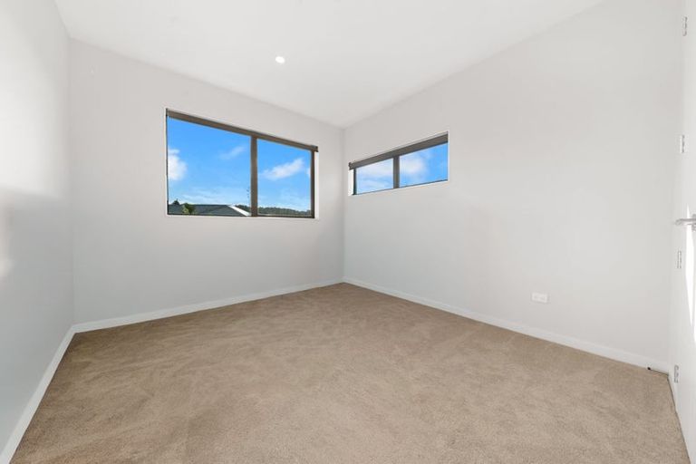 Photo of property in 6 Wheki Place, Swanson, Auckland, 0614