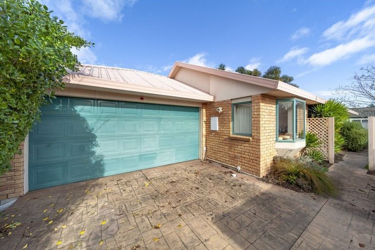 Photo of property in 5 Montague Way, Taradale, Napier, 4112