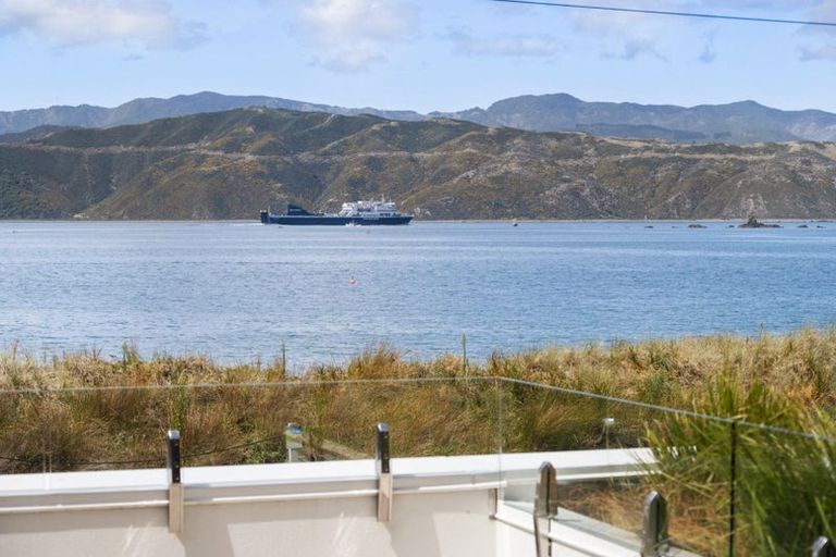 Photo of property in 191 Marine Parade, Seatoun, Wellington, 6022