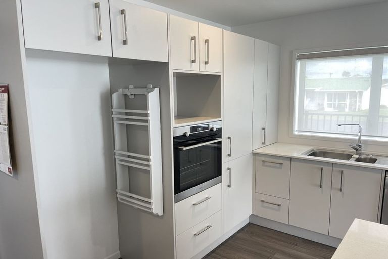 Photo of property in 6b Kirk Street, Waiuku, 2123