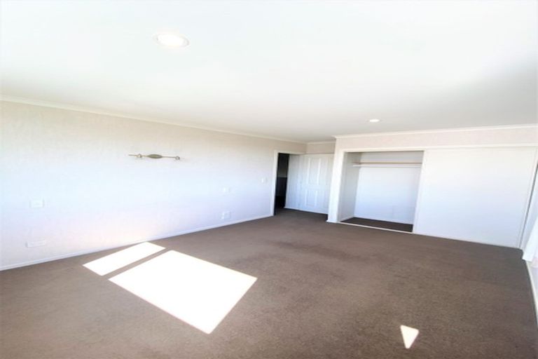 Photo of property in 22 Somerville Crescent, Aidanfield, Christchurch, 8025