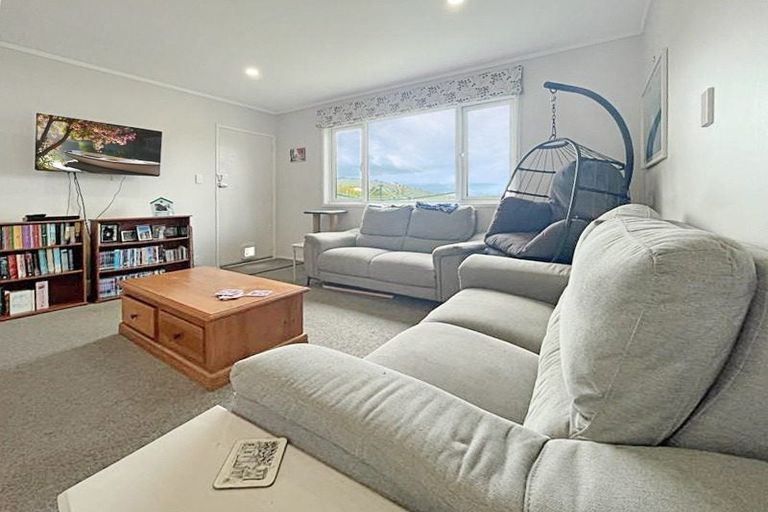 Photo of property in 1 Admiralty Street, Crofton Downs, Wellington, 6035