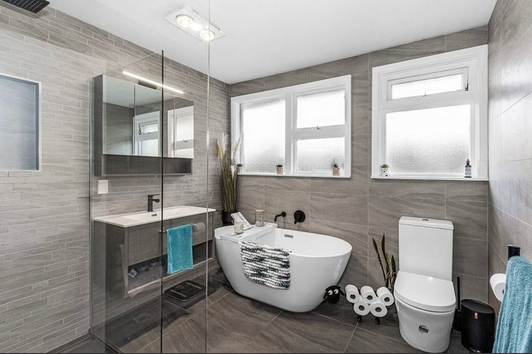 Photo of property in 7 Gregan Crescent, Burnside, Christchurch, 8053