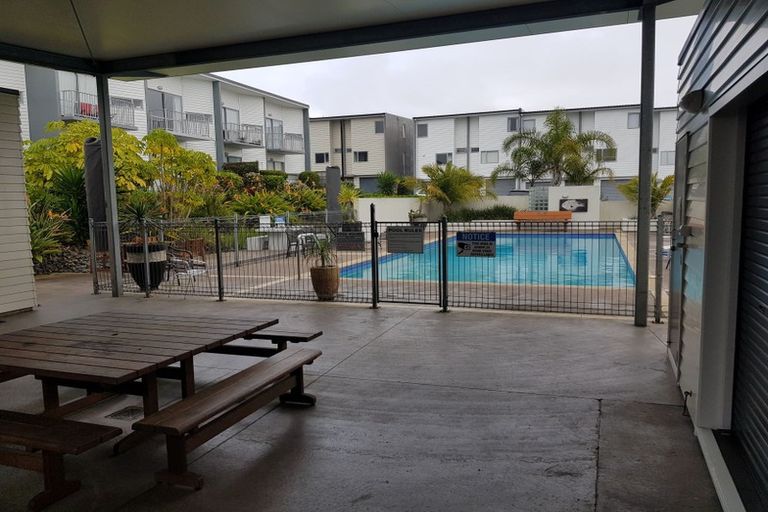 Photo of property in 28/7 Kelvin Hart Drive, East Tamaki, Auckland, 2013