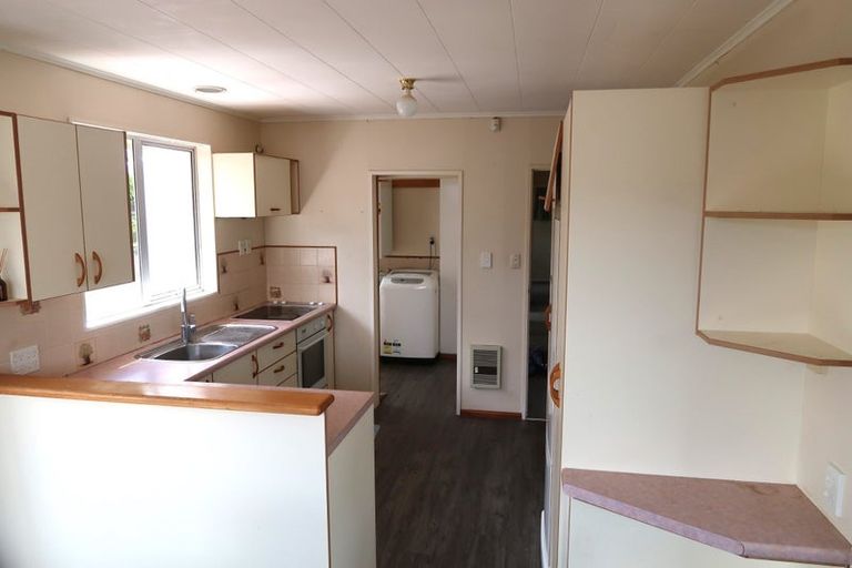 Photo of property in 16 Waipounamu Drive, Kelson, Lower Hutt, 5010