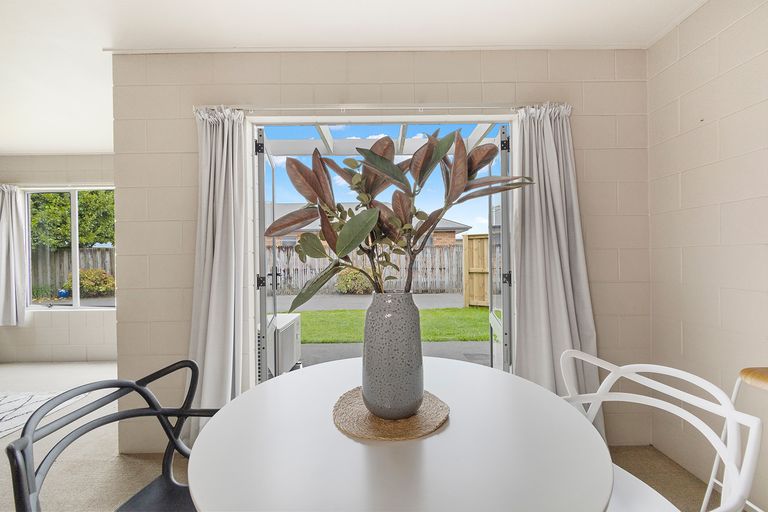 Photo of property in 4/45 Dale Crescent, Pakuranga, Auckland, 2010