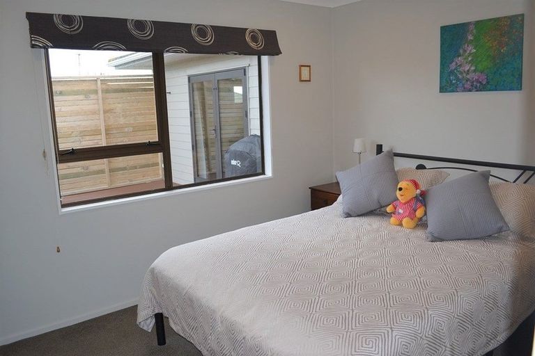 Photo of property in 5 The Top Gallant, Whitby, Porirua, 5024