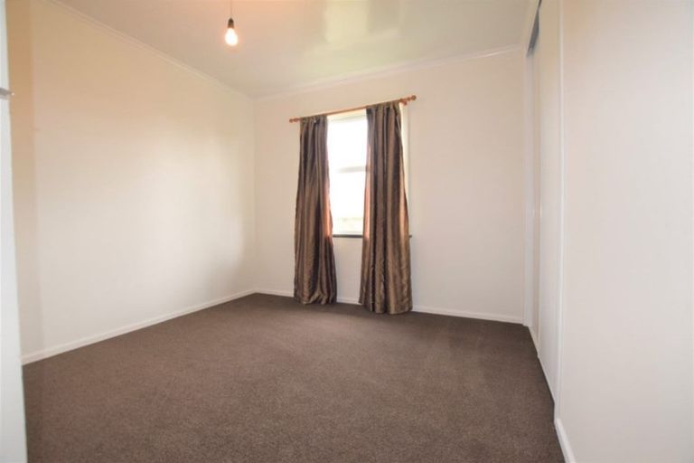 Photo of property in 62 Sherwood Avenue, Te Atatu South, Auckland, 0610