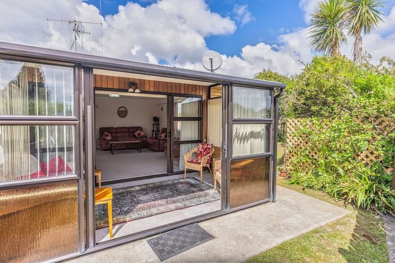 Photo of property in 2 Iti Street, Otaki, 5512