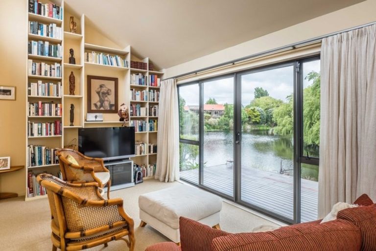 Photo of property in 30 Regent Drive, Paraparaumu Beach, Paraparaumu, 5032