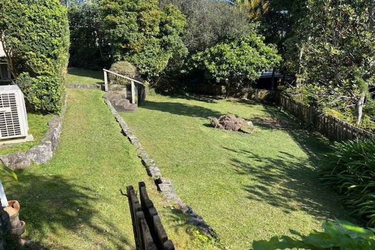 Photo of property in 6 Nea Place, Hillcrest, Auckland, 0627