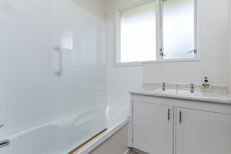 Photo of property in 3/97 Golf Road, New Lynn, Auckland, 0600