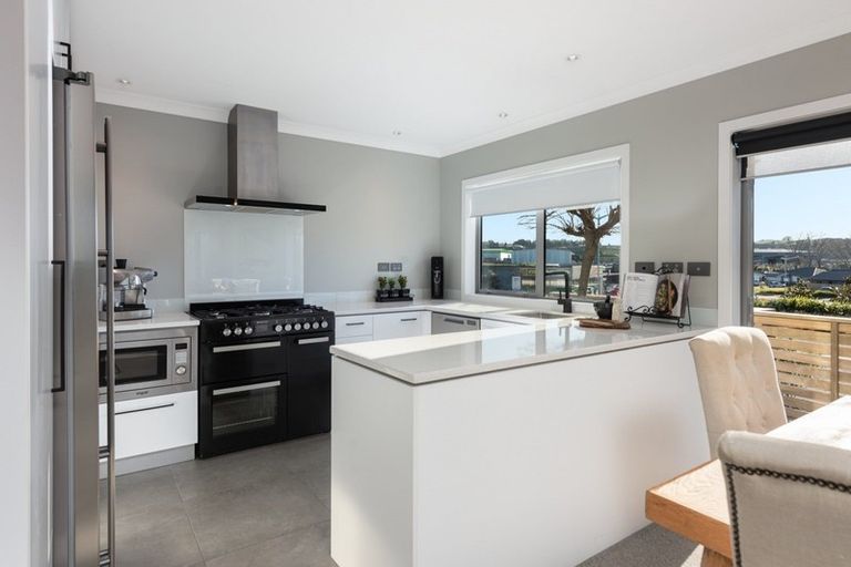 Photo of property in 173 Lakes Boulevard, Pyes Pa, Tauranga, 3112