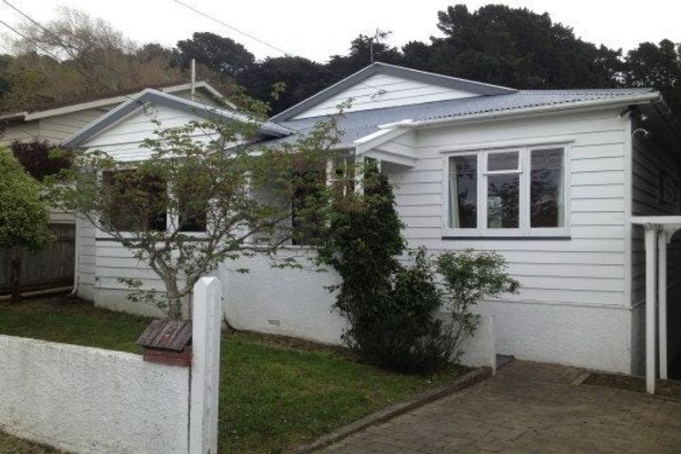 Photo of property in 5 Westland Road, Mount Cook, Wellington, 6021