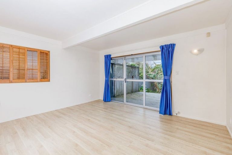 Photo of property in 33 Meadowvale Avenue, Forrest Hill, Auckland, 0620
