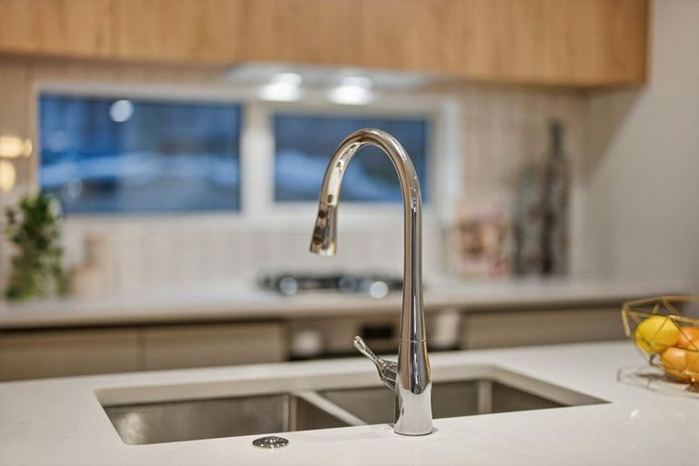 Photo of property in 6a Kaimai Avenue, Massey, 0614