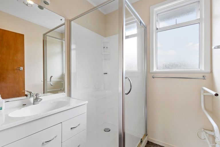 Photo of property in 24 Helena Street, Massey, Auckland, 0614