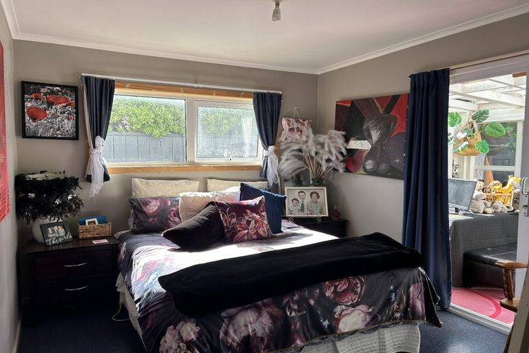 Photo of property in 207 Onepu Road, Lyall Bay, Wellington, 6022