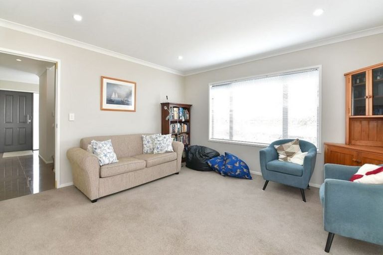 Photo of property in 7 Spyglass Street, Red Beach, 0932