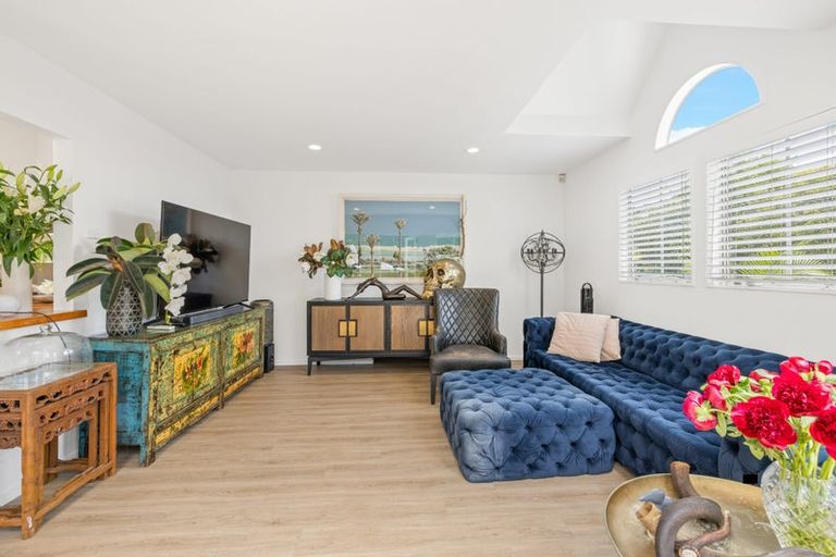 Photo of property in 1/35 Newhaven Terrace, Mairangi Bay, Auckland, 0630