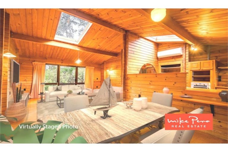 Photo of property in 4 Arama Avenue, Titirangi, Auckland, 0604