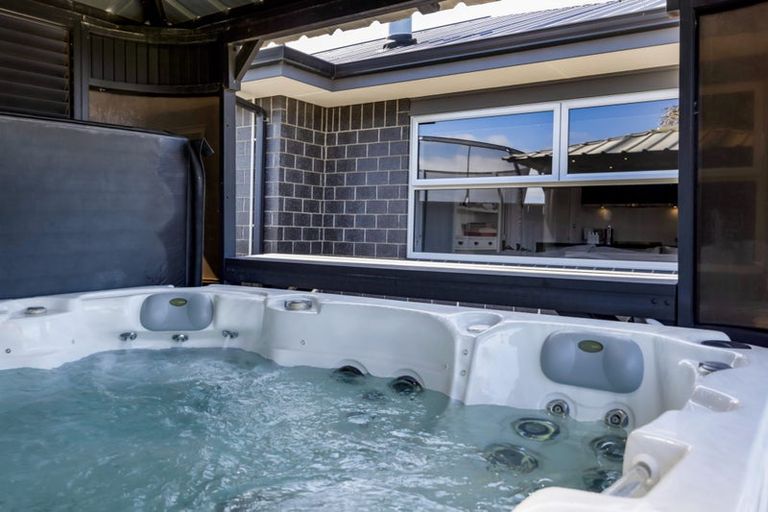 Photo of property in 8 Impact Avenue, Bell Block, New Plymouth, 4312