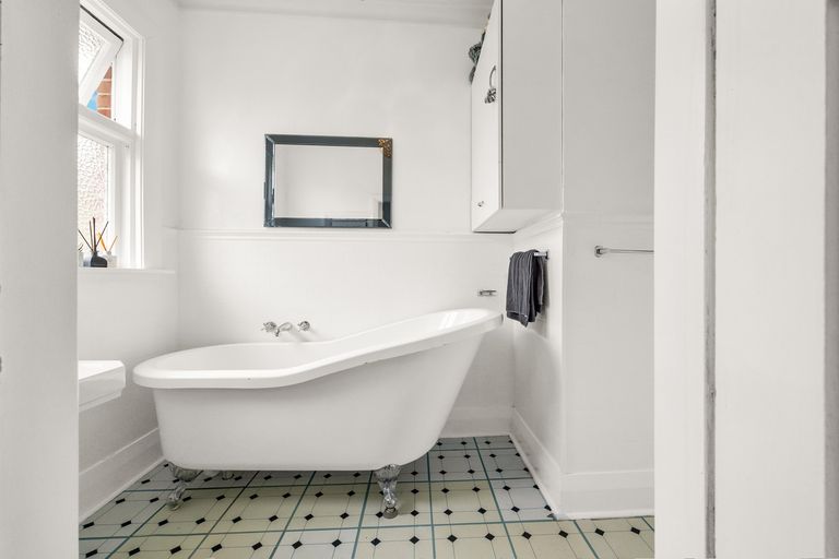 Photo of property in 56 Middleton Road, Kew, Dunedin, 9012