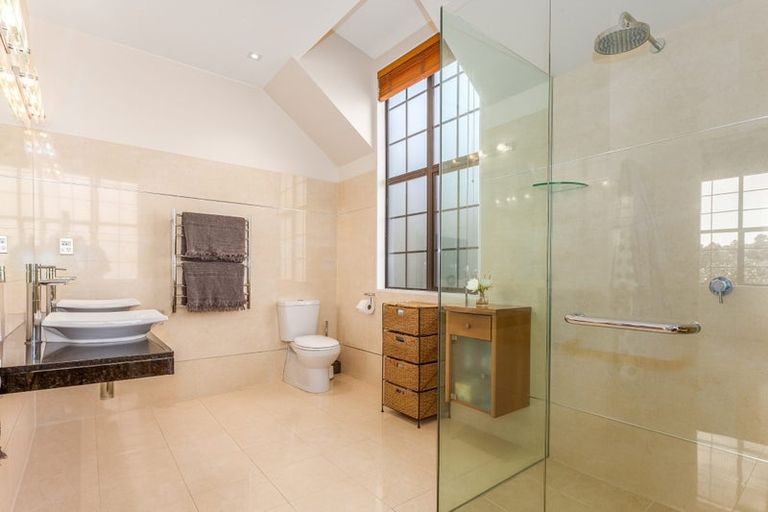 Photo of property in 16 Solander Place, Whitby, Porirua, 5024