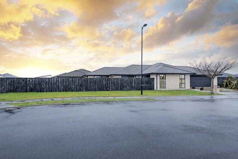 Photo of property in 6 Joy Place, Rolleston, 7614