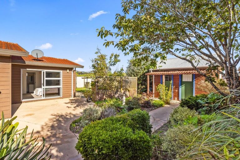 Photo of property in 10 Cedar Drive, Paraparaumu Beach, Paraparaumu, 5032