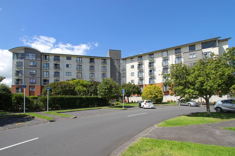 Photo of property in 3e/10 Crown Lynn Place, New Lynn, Auckland, 0600