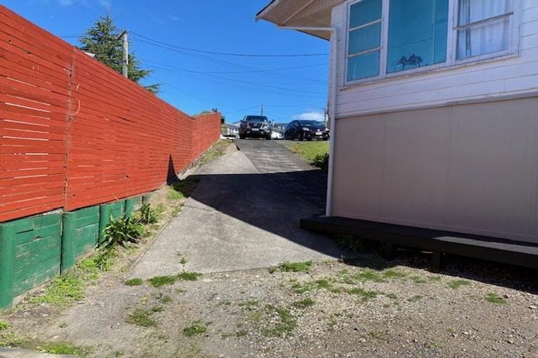 Photo of property in 16 Milich Terrace, Te Atatu South, Auckland, 0610