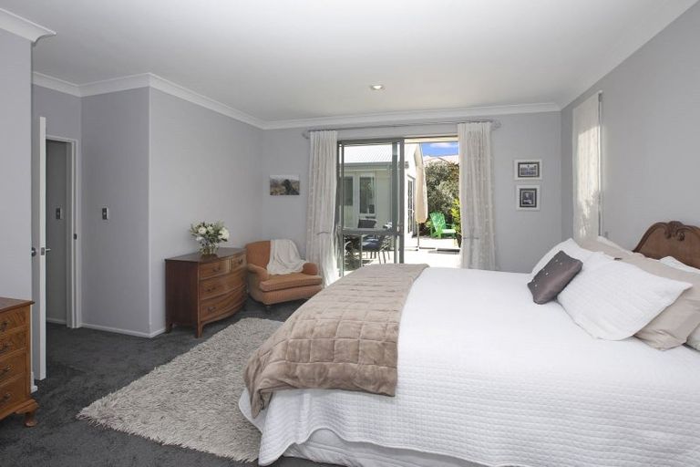 Photo of property in 3 Handel Close, Northwood, Christchurch, 8051