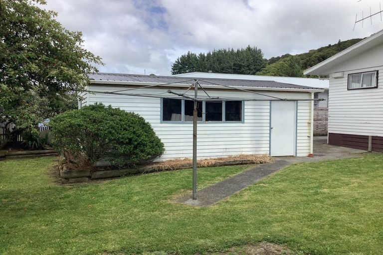 Photo of property in 11 Kendal Grove, Wainuiomata, Lower Hutt, 5014