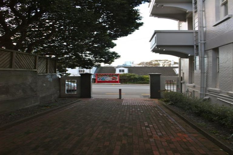 Photo of property in Blythswood Flats, 16/3f Aro Street, Aro Valley, Wellington, 6021