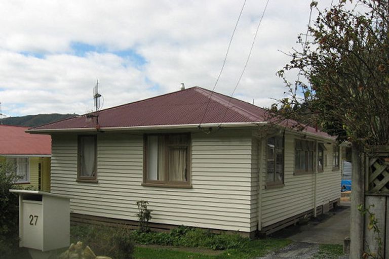Photo of property in 27 Kowhai Street, Wainuiomata, Lower Hutt, 5014