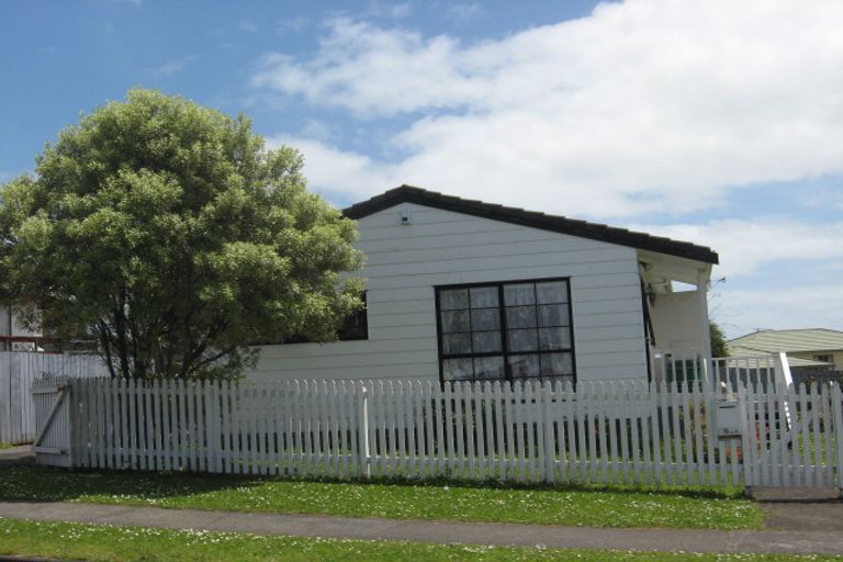 Photo of property in 2/195 Finlayson Avenue, Clendon Park, Auckland, 2103