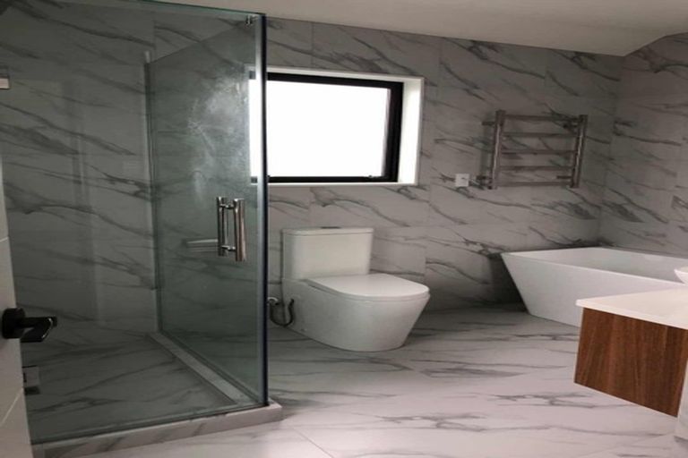 Photo of property in 41 Toanui Road, Hobsonville, Auckland, 0616