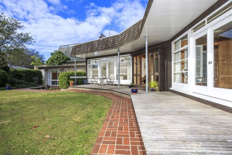 Photo of property in 10 Taharoto Road, Takapuna, Auckland, 0622