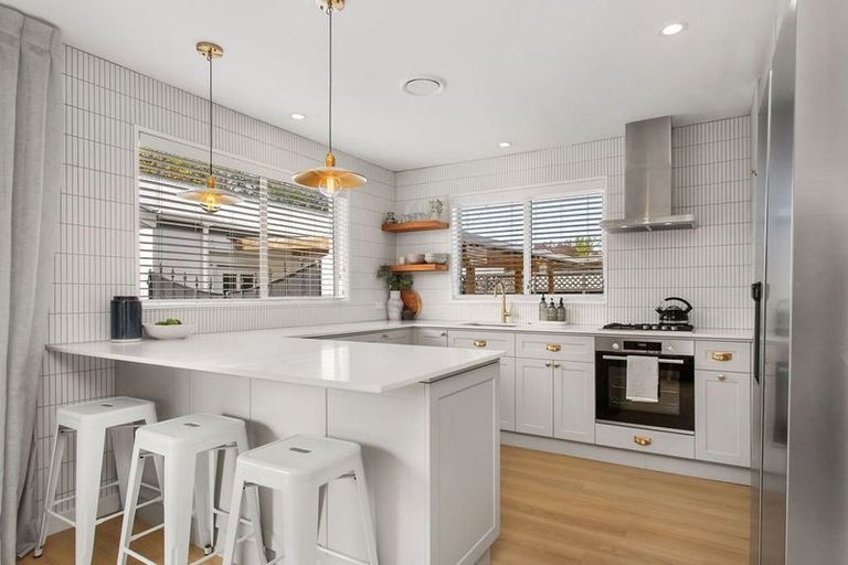 Photo of property in 9b Lydbury Place, Parklands, Christchurch, 8083