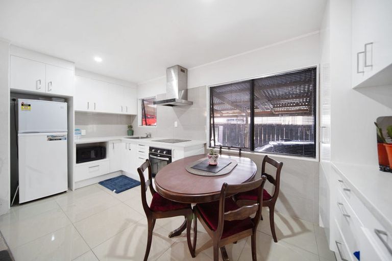 Photo of property in 178 Finlayson Avenue, Clendon Park, Auckland, 2103