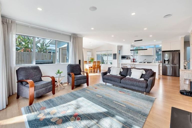 Photo of property in 5c Woodside Road, Massey, Auckland, 0614