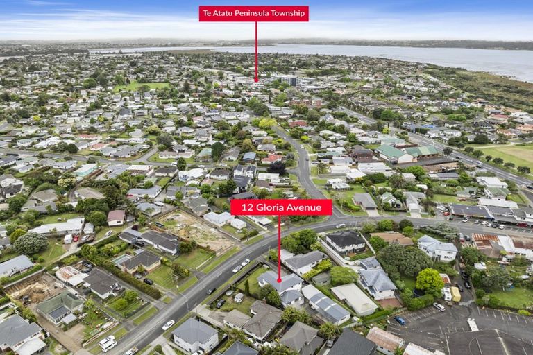 Photo of property in 12 Gloria Avenue, Te Atatu Peninsula, Auckland, 0610