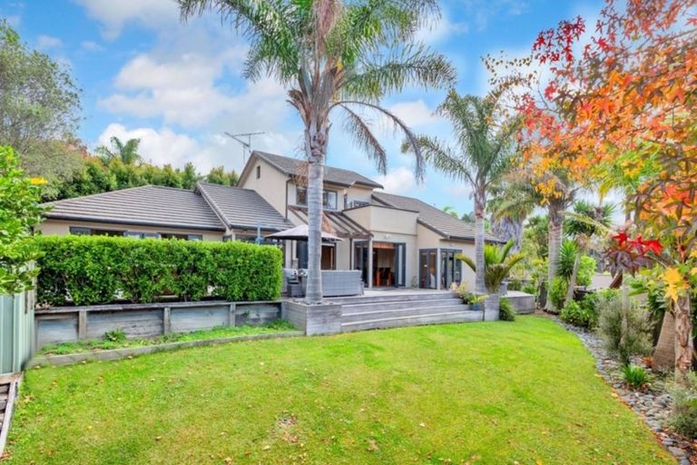 Photo of property in 8 Amber Glen, Albany, Auckland, 0632