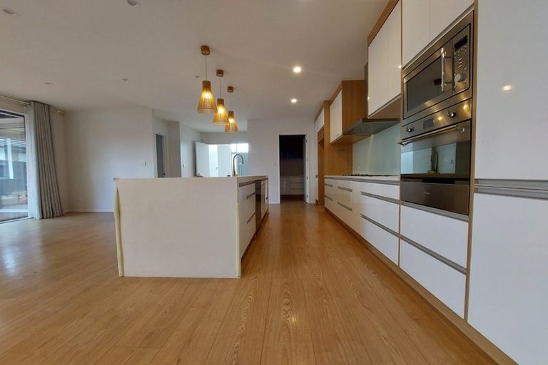 Photo of property in 28 Jelas Drive, Riverhead, 0820