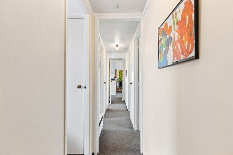 Photo of property in 11 Perrin Place, Kelvin Grove, Palmerston North, 4414