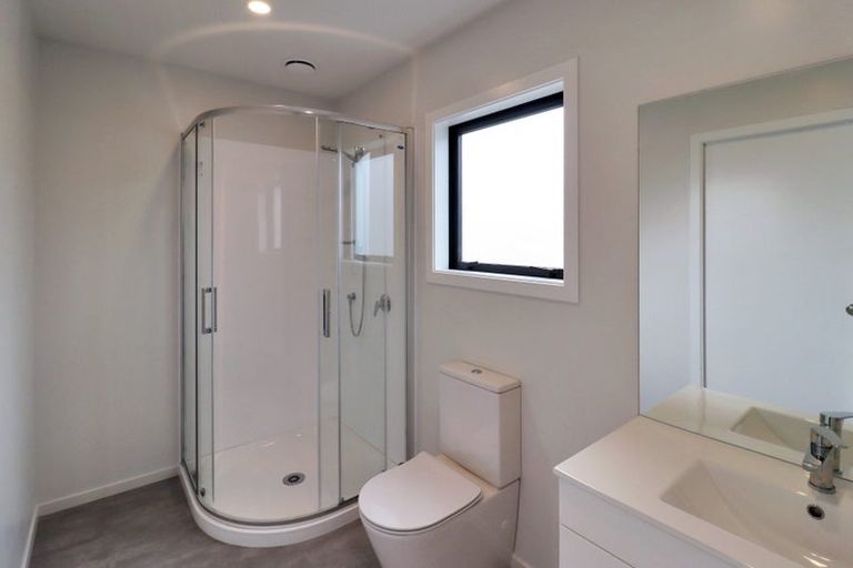 Photo of property in 137 Whites Line East, Waiwhetu, Lower Hutt, 5010