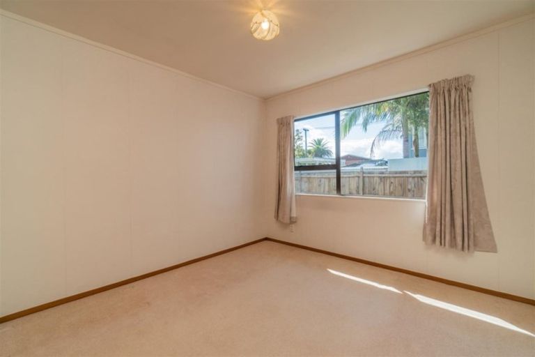 Photo of property in 4 Pine Street, New Lynn, Auckland, 0600