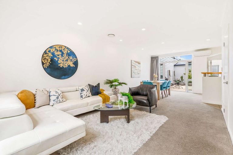 Photo of property in 36 Gunner Drive, Te Atatu Peninsula, Auckland, 0610